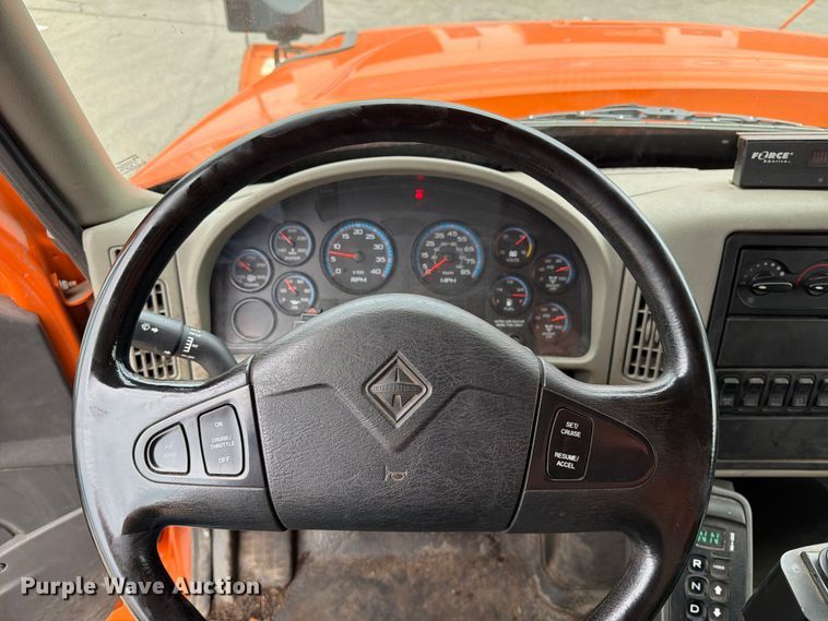 image for item FB5942 2009 International WorkStar 7400 dump truck