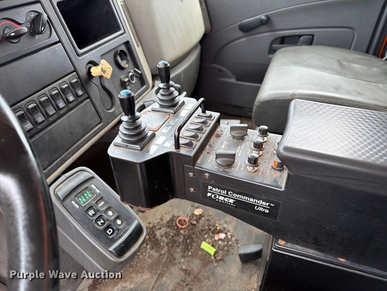 image for item FB5942 2009 International WorkStar 7400 dump truck