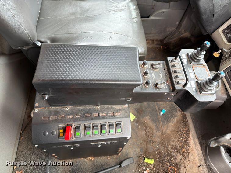 image for item FB5942 2009 International WorkStar 7400 dump truck