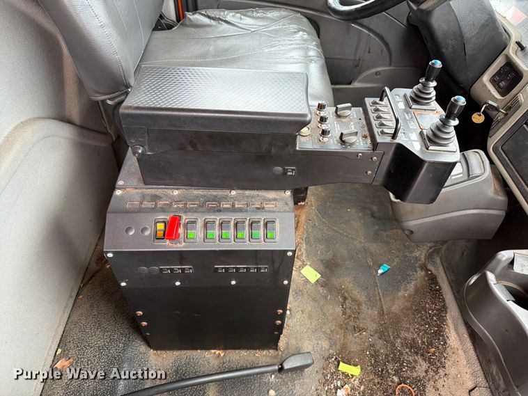 image for item FB5942 2009 International WorkStar 7400 dump truck