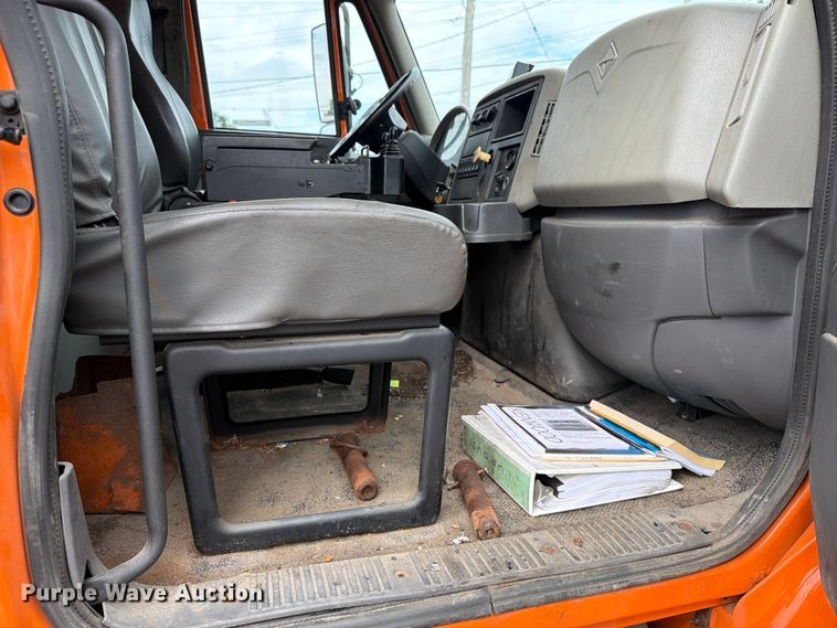 image for item FB5942 2009 International WorkStar 7400 dump truck
