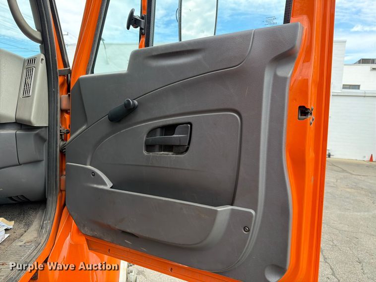 image for item FB5942 2009 International WorkStar 7400 dump truck