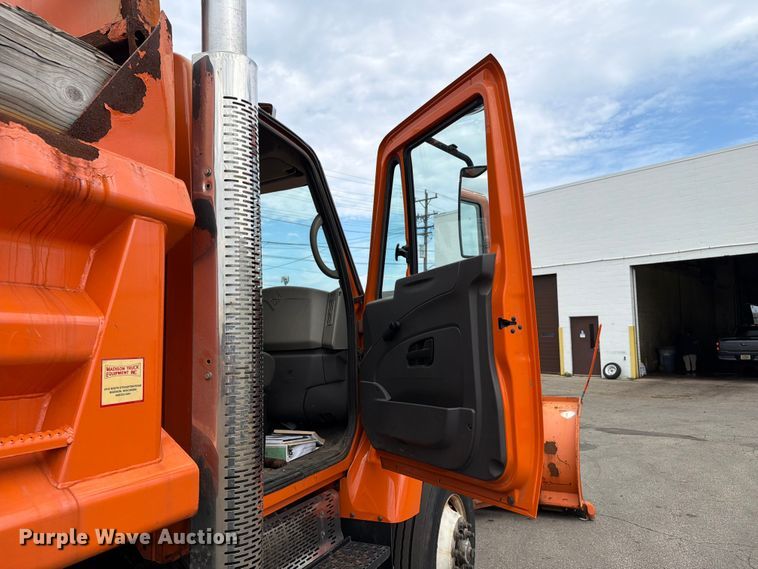 image for item FB5942 2009 International WorkStar 7400 dump truck