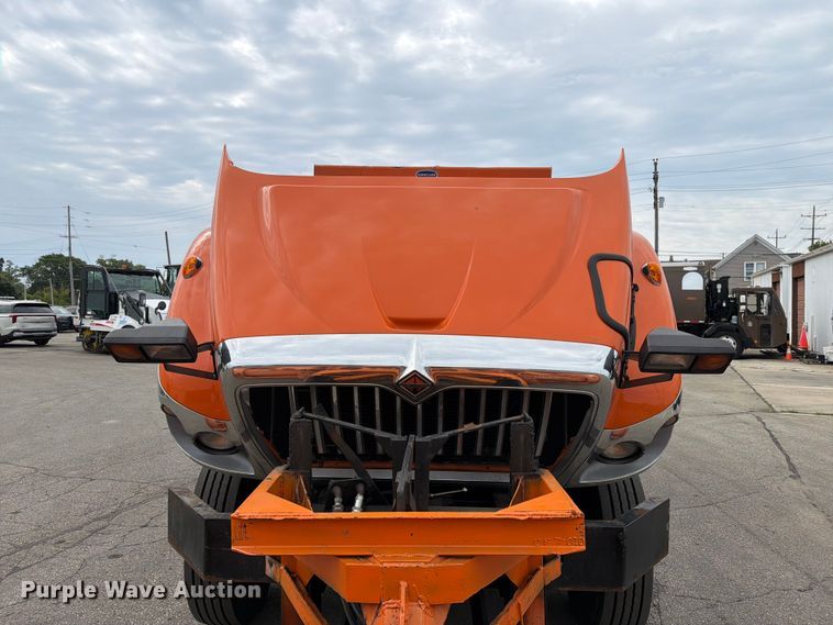 image for item FB5942 2009 International WorkStar 7400 dump truck