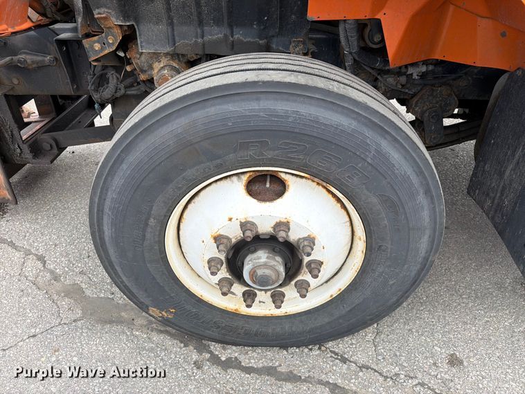 image for item FB5942 2009 International WorkStar 7400 dump truck