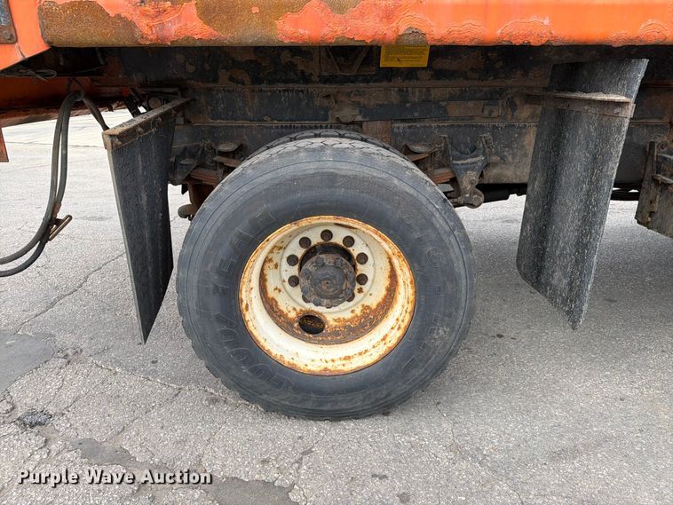 image for item FB5942 2009 International WorkStar 7400 dump truck