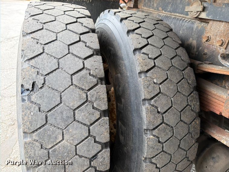 image for item FB5942 2009 International WorkStar 7400 dump truck