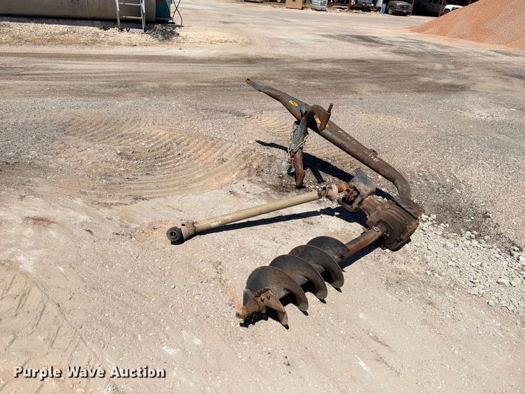 image for item FB8290 Ford 905 post hole digger