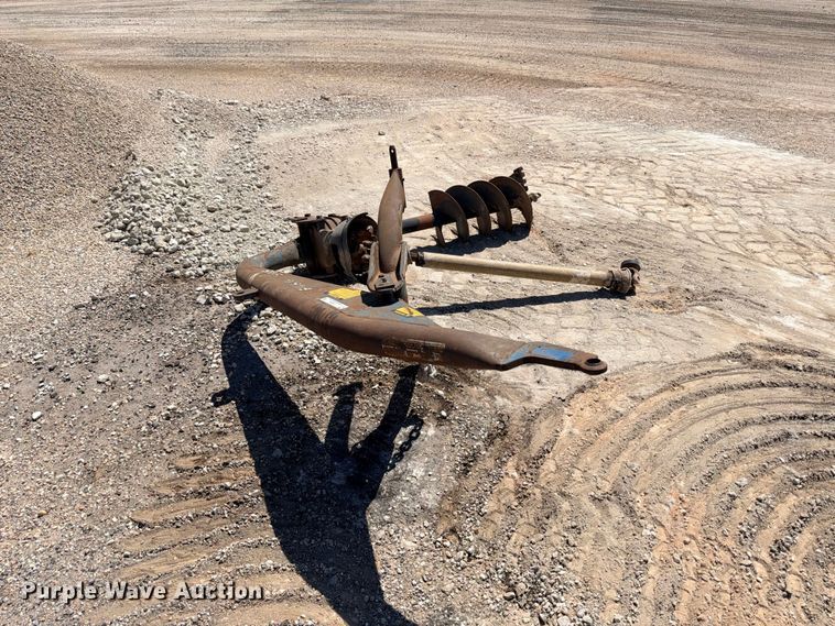 image for item FB8290 Ford 905 post hole digger