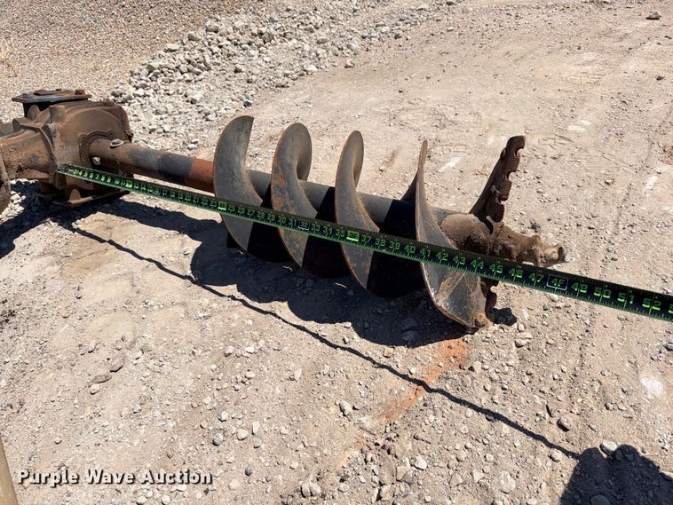 image for item FB8290 Ford 905 post hole digger