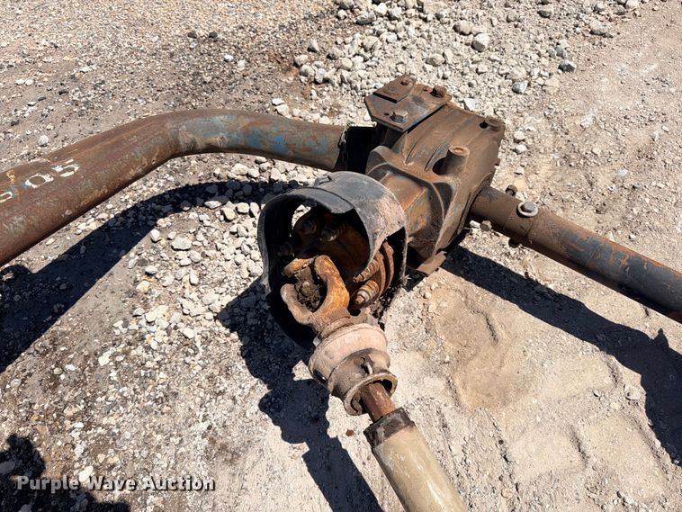 image for item FB8290 Ford 905 post hole digger