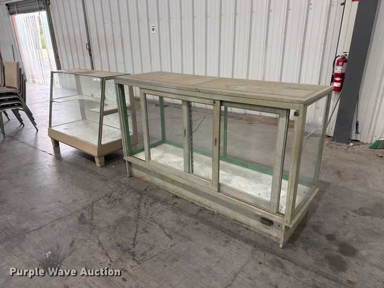 image for item FC3289 (2) display cases