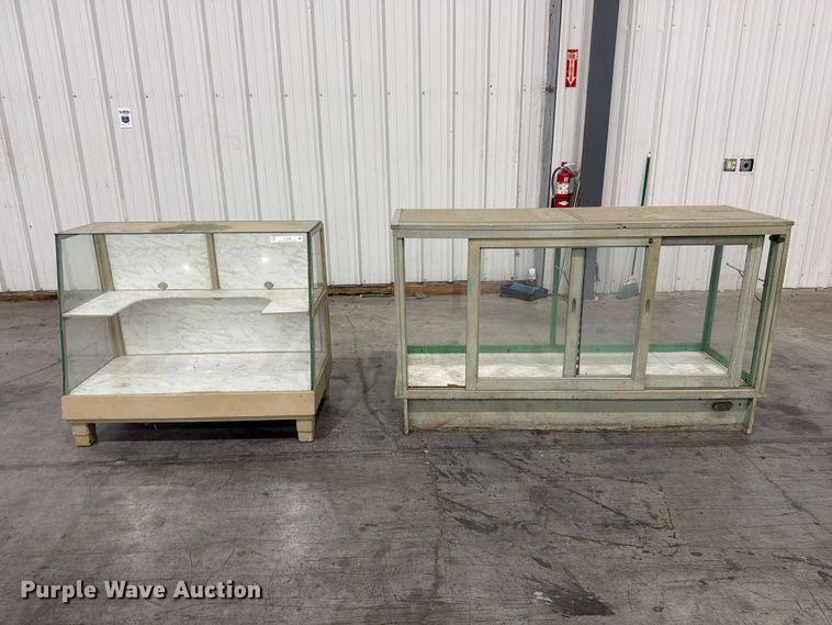 image for item FC3289 (2) display cases
