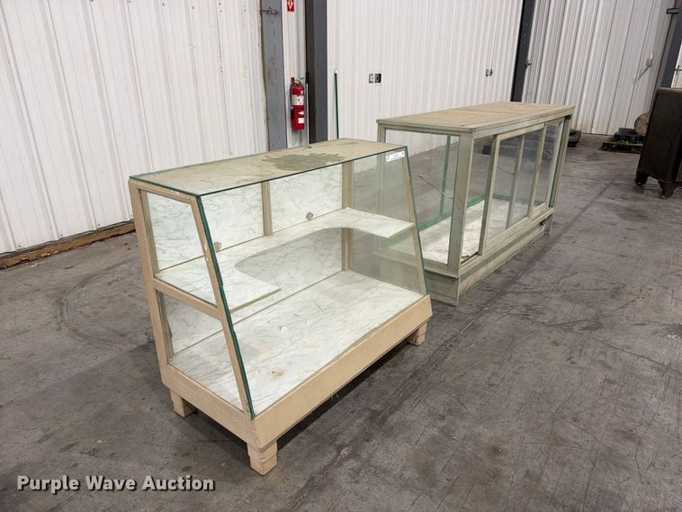 image for item FC3289 (2) display cases