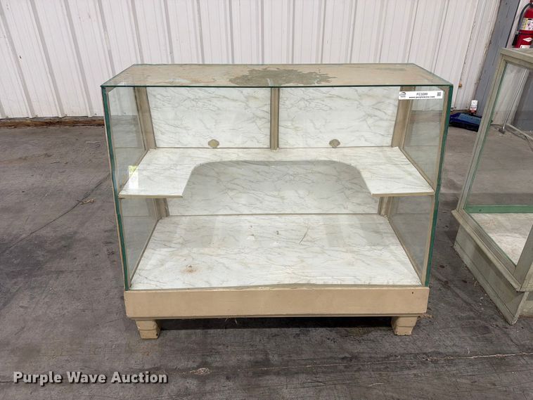 image for item FC3289 (2) display cases