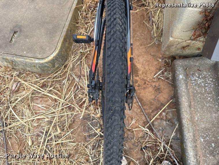 image for item FC4170 (5) Trek 3500 bicycles
