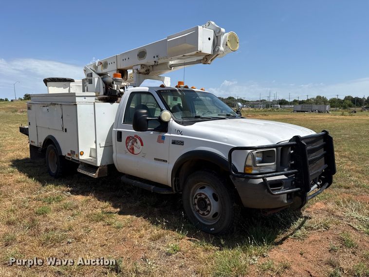 image for item FC4200 2003 Ford F550 bucket truck
