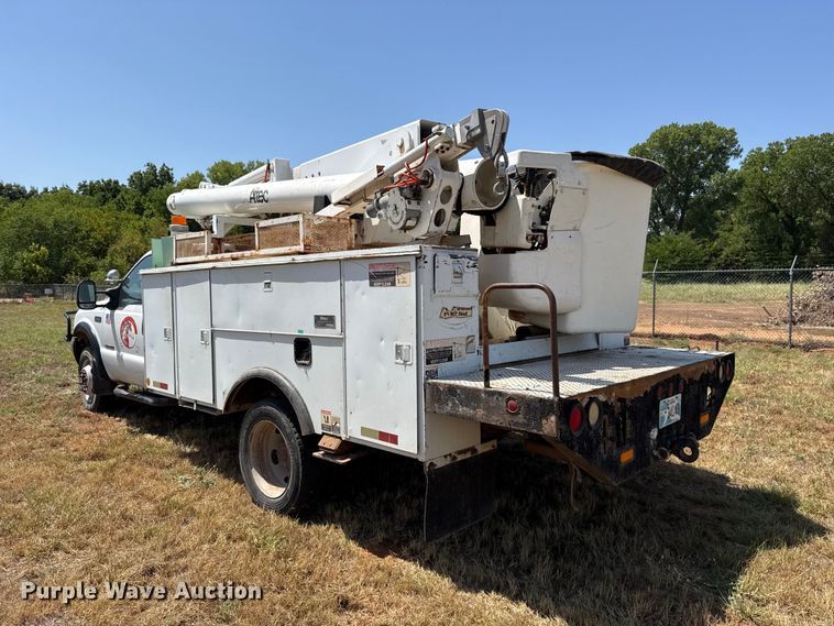 image for item FC4200 2003 Ford F550 bucket truck