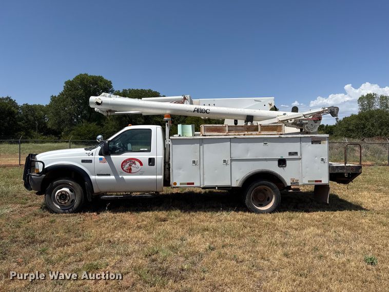 image for item FC4200 2003 Ford F550 bucket truck