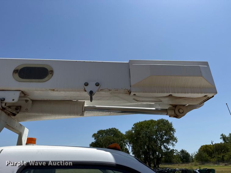 image for item FC4200 2003 Ford F550 bucket truck