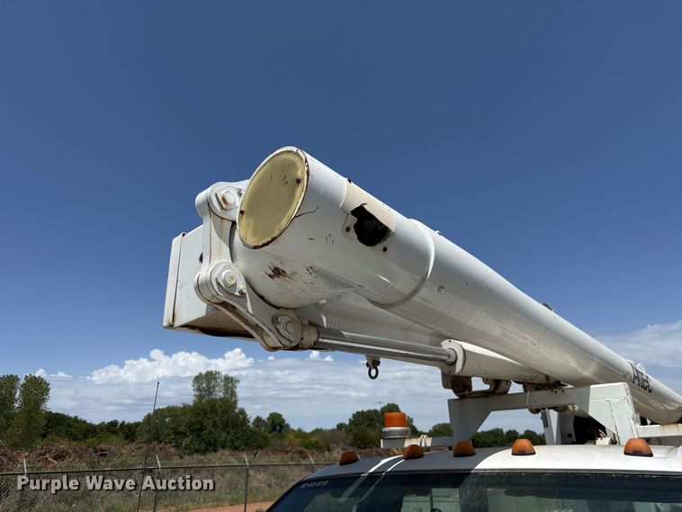 image for item FC4200 2003 Ford F550 bucket truck