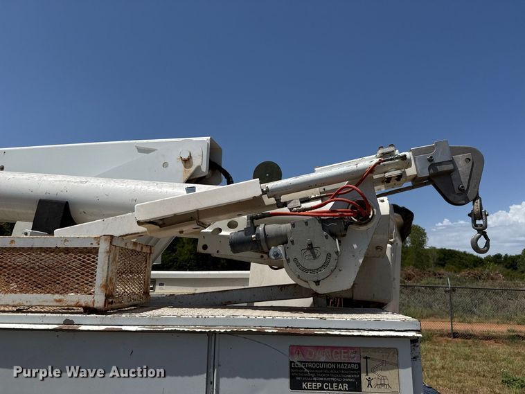 image for item FC4200 2003 Ford F550 bucket truck