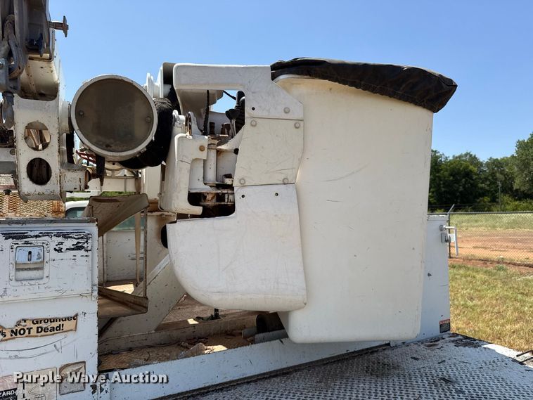 image for item FC4200 2003 Ford F550 bucket truck