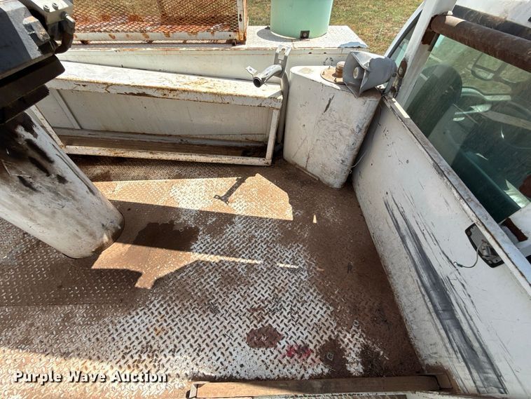 image for item FC4200 2003 Ford F550 bucket truck