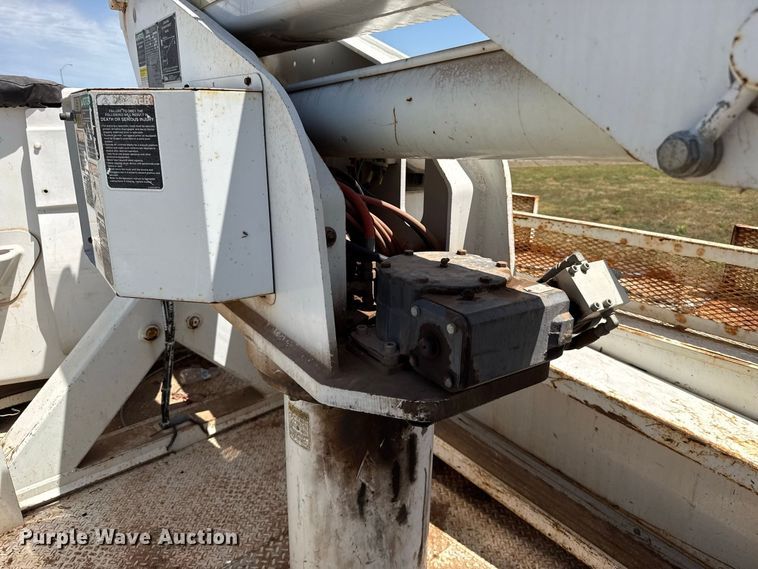 image for item FC4200 2003 Ford F550 bucket truck