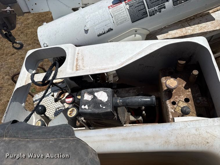 image for item FC4200 2003 Ford F550 bucket truck