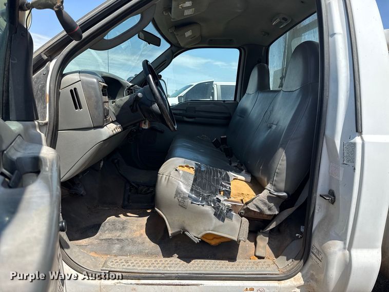 image for item FC4200 2003 Ford F550 bucket truck