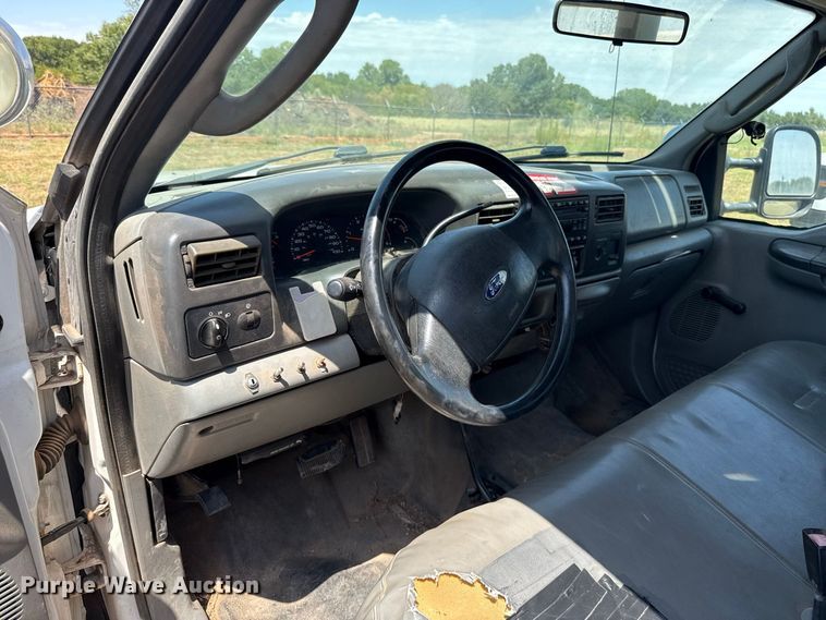 image for item FC4200 2003 Ford F550 bucket truck