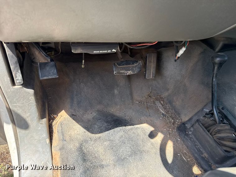 image for item FC4200 2003 Ford F550 bucket truck