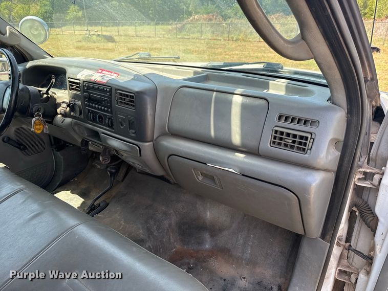 image for item FC4200 2003 Ford F550 bucket truck