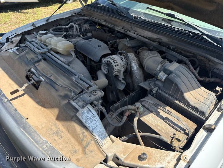 image for item FC4200 2003 Ford F550 bucket truck