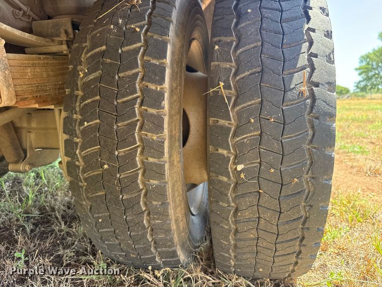 image for item FC4200 2003 Ford F550 bucket truck