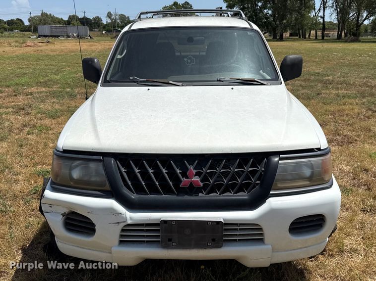 image for item FC4202 2000 Mitsubishi Montero Sport SUV