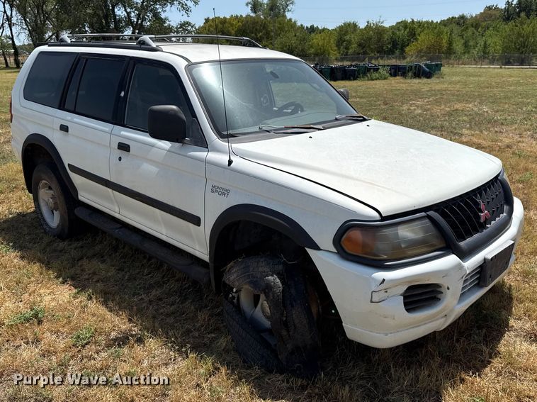 image for item FC4202 2000 Mitsubishi Montero Sport SUV