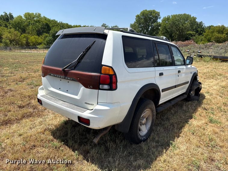 image for item FC4202 2000 Mitsubishi Montero Sport SUV