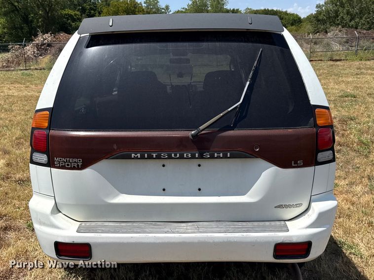 image for item FC4202 2000 Mitsubishi Montero Sport SUV