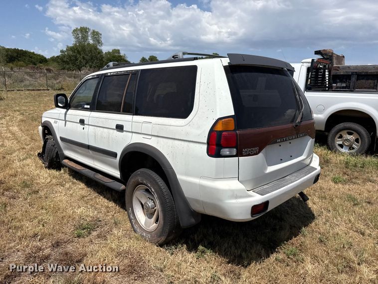 image for item FC4202 2000 Mitsubishi Montero Sport SUV