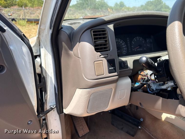 image for item FC4202 2000 Mitsubishi Montero Sport SUV
