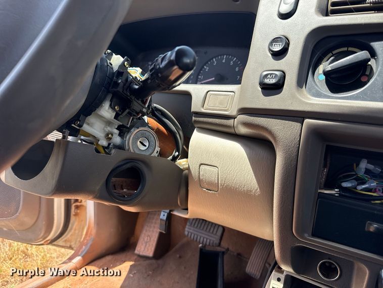 image for item FC4202 2000 Mitsubishi Montero Sport SUV