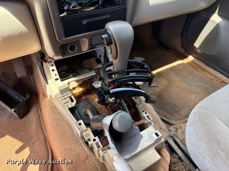 image for item FC4202 2000 Mitsubishi Montero Sport SUV