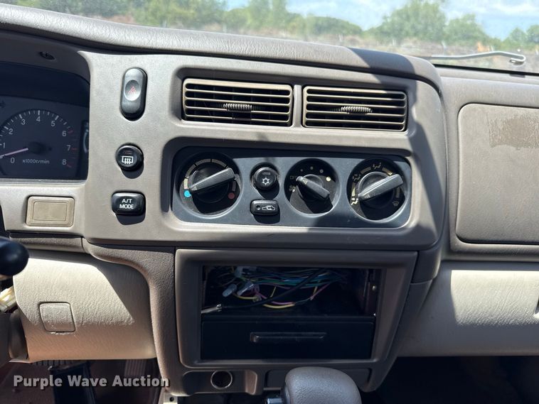 image for item FC4202 2000 Mitsubishi Montero Sport SUV