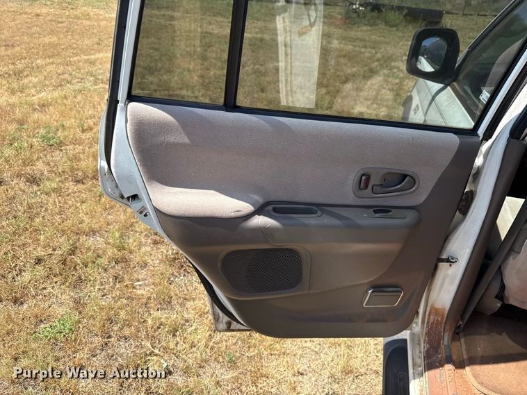 image for item FC4202 2000 Mitsubishi Montero Sport SUV