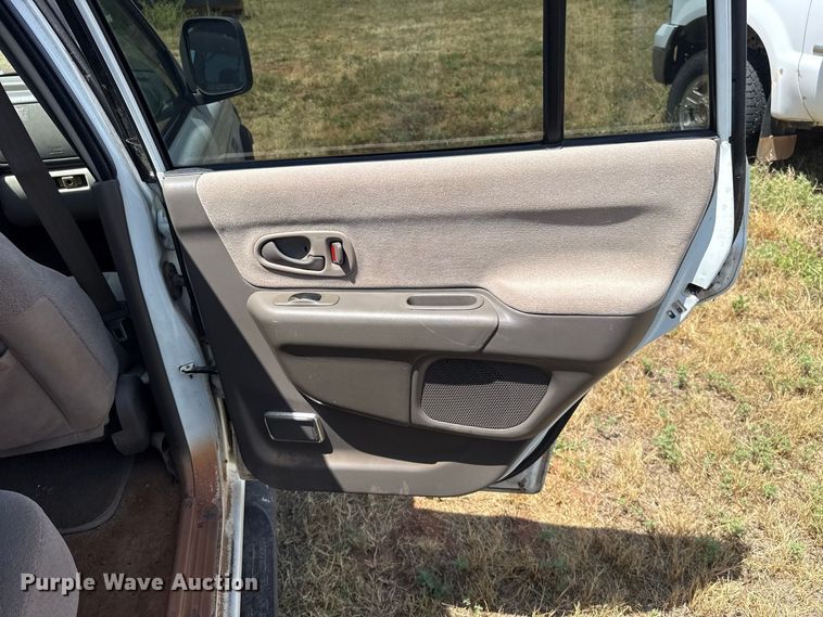 image for item FC4202 2000 Mitsubishi Montero Sport SUV