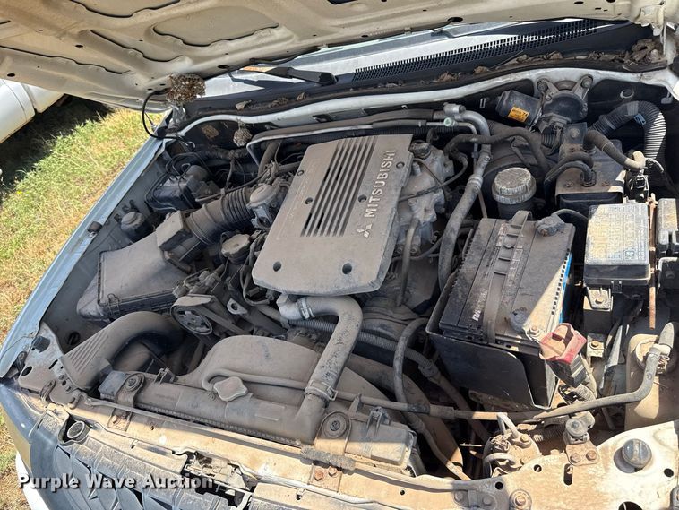 image for item FC4202 2000 Mitsubishi Montero Sport SUV