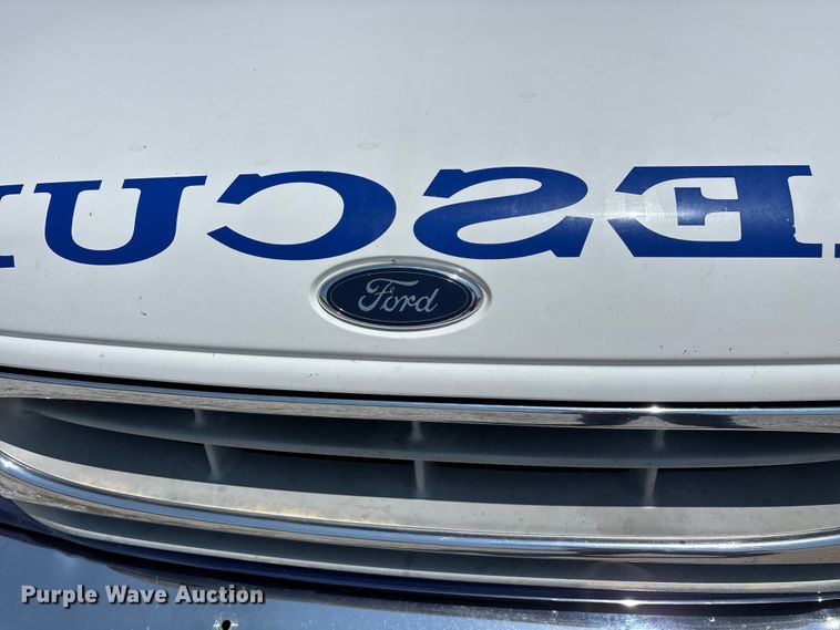 image for item FG0597 2002 Ford E450 Super Duty ambulance