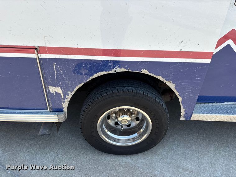image for item FG0597 2002 Ford E450 Super Duty ambulance